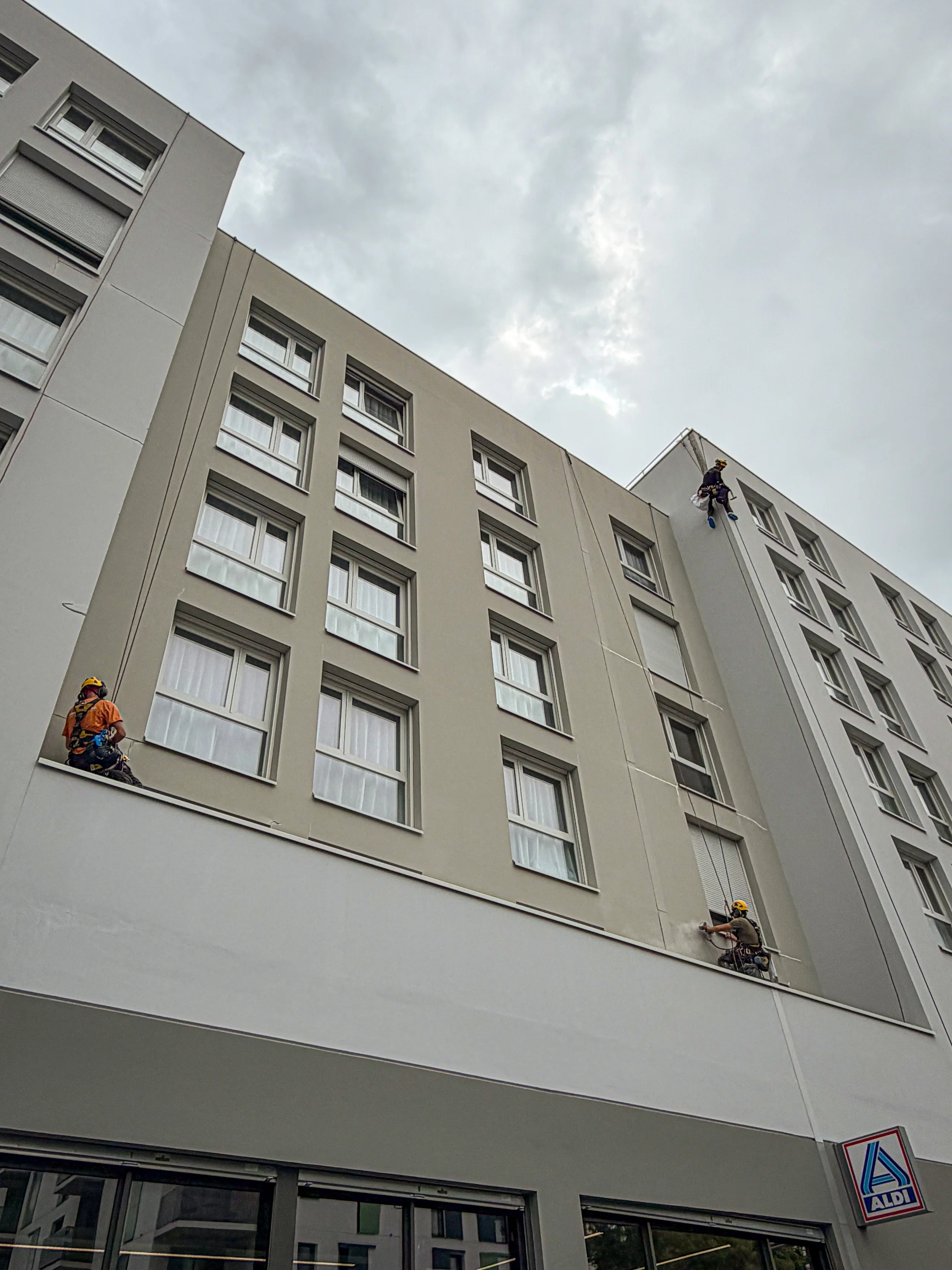 Intervention de cordistes MS Access pour traiter, pas masquer chez EIFFAGE à Lormont (bâtiment) – 4
